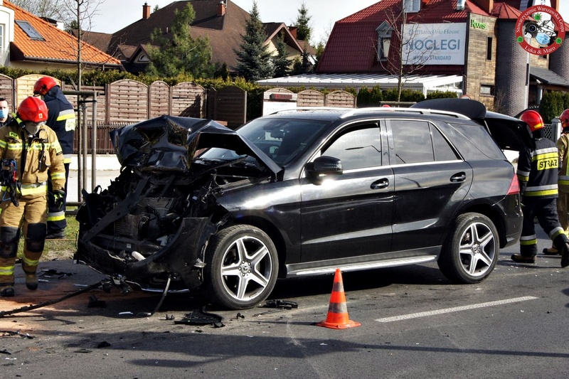 Groźne zderzenie dwóch aut w Wilanowie