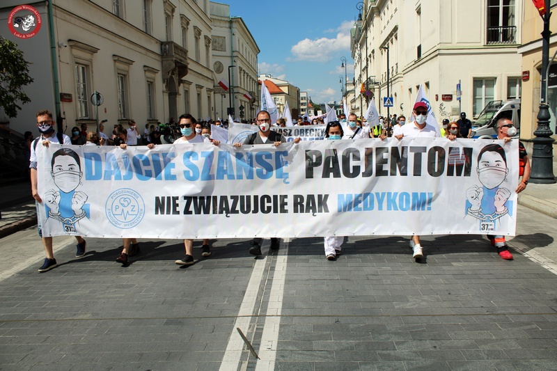 Protest medyków w Warszawie. „Dajcie szansę pacjentom”