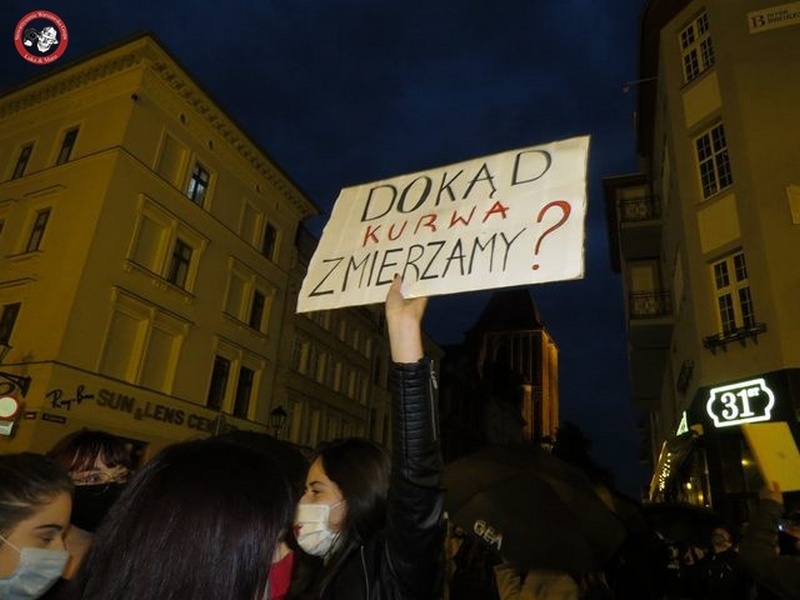 Czarny protest także w Toruniu po decyzji TK ws. aborcji!