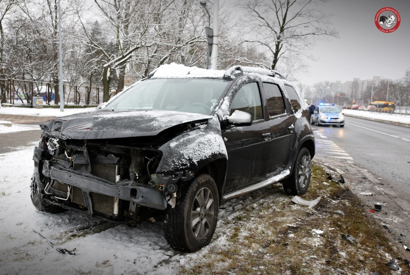 Bródno: Groźne zderzenie dwóch aut na skrzyżowaniu