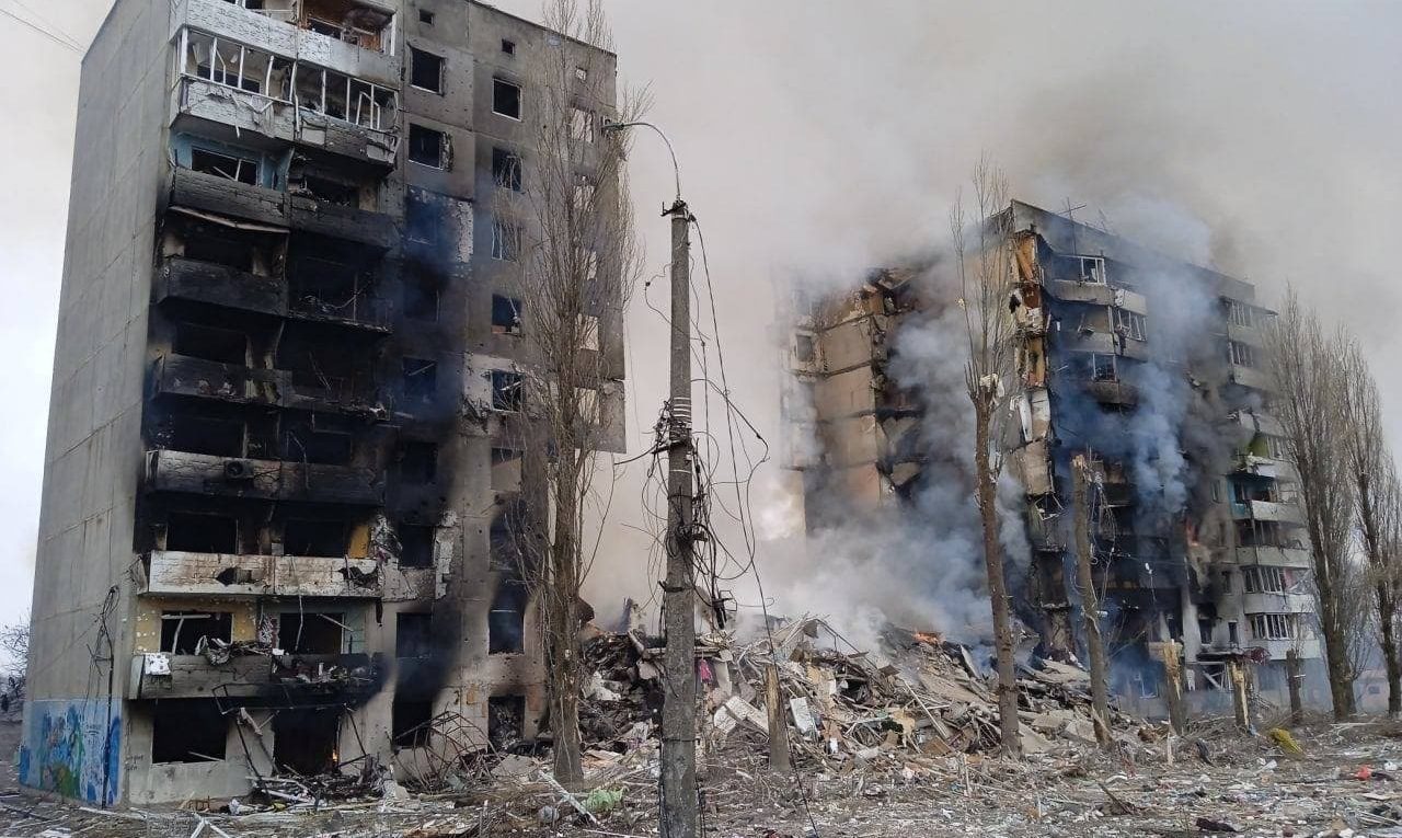 Kijów i Charków po rosyjskim bombardowaniu. Świadome i precyzyjne naloty zmieniły miasta w gruzowiska 🇺🇦