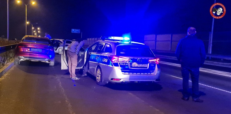 Policjant po służbie ruszył w pościg za pijanym kierowcą, z pomocą ruszyli dwaj świadkowie