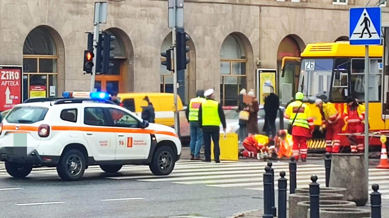 Warszawa: Pęknięta szyna pod jadącym tramwajem. Duże utrudnienia