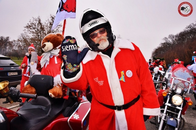 Wielka Parada Mikołajów na motocyklach w szczytnym celu przejechała przez Warszawę