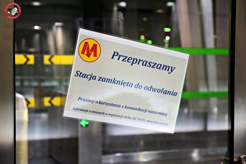 Tragedia w warszawskim metrze. Mężczyzna zginął pod pociągiem