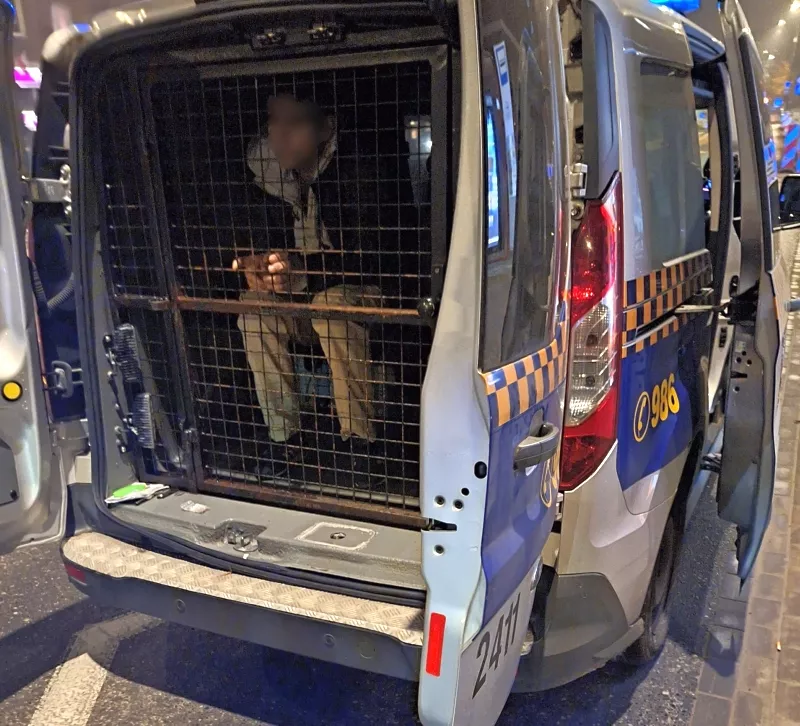 Nocna interwencja na Woli: od alkoholu do zatrzymania za narkotyki