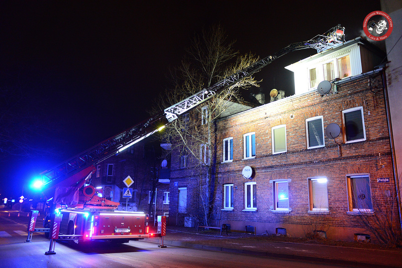 Pożar sadzy w kominie w kamienicy przy ul. Promyka w Pruszkowie