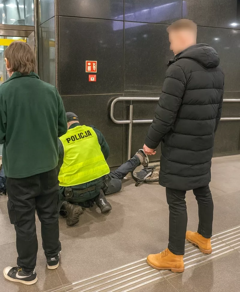 Goście z Rygi ponownie w akcji – wspólna interwencja w centrum Warszawy