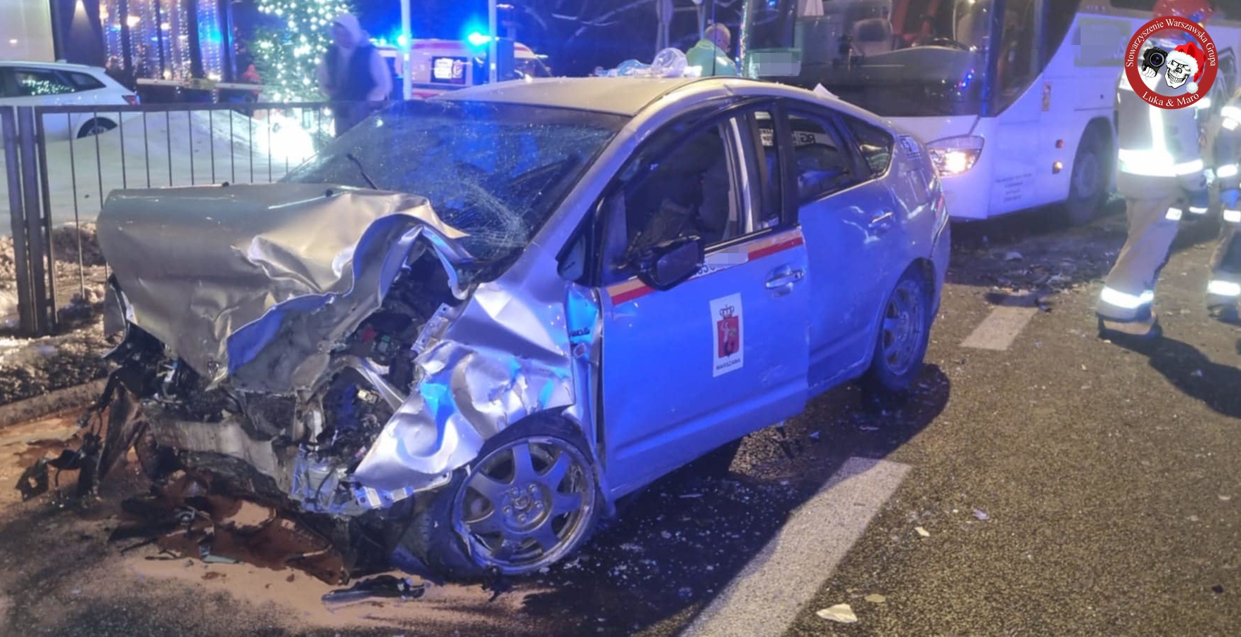 Wypadek na skrzyżowaniu Hynka i Radarowej w Warszawie. Dwie osoby ranne