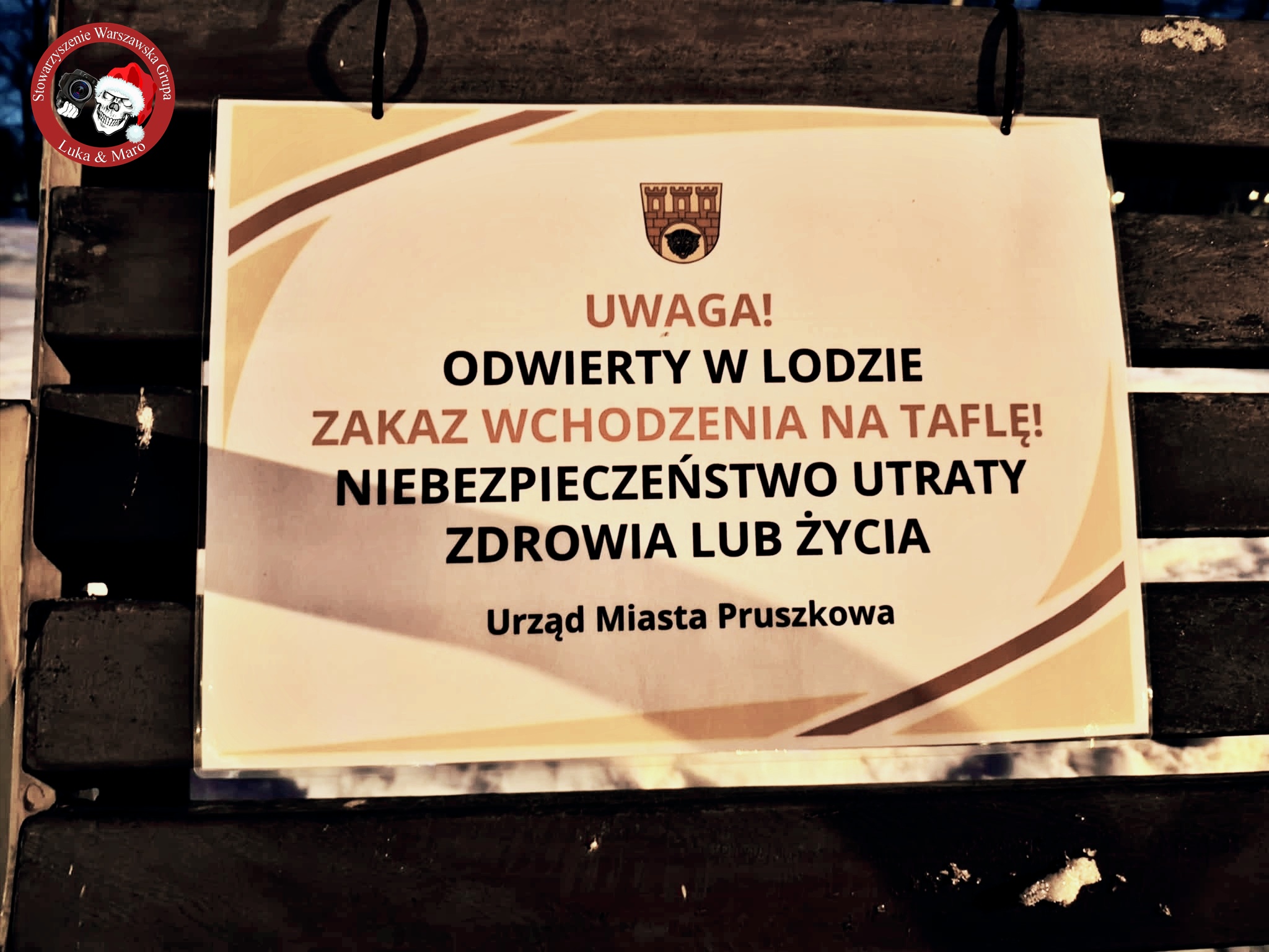 Lód nie wybacza brawury. Park Potulickich w Pruszkowie to nie lodowisko