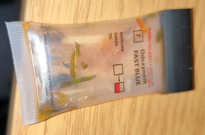 Warszawa: Mężczyzna leżał na dworcu, przy nim znaleziono narkotyki