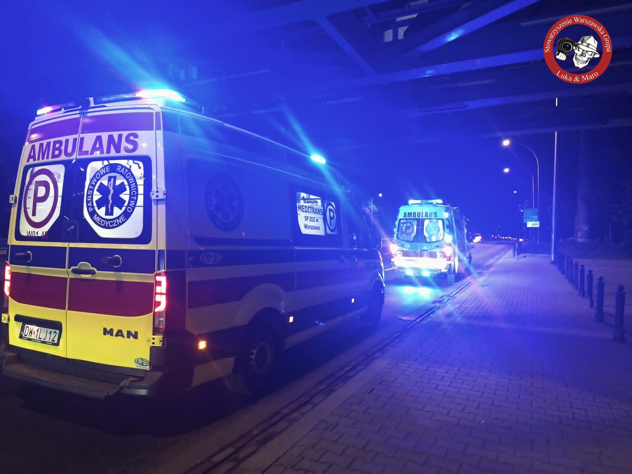 Warszawa: Osobówka z impetem uderzyła w filar mostu. Sceny jak z filmu